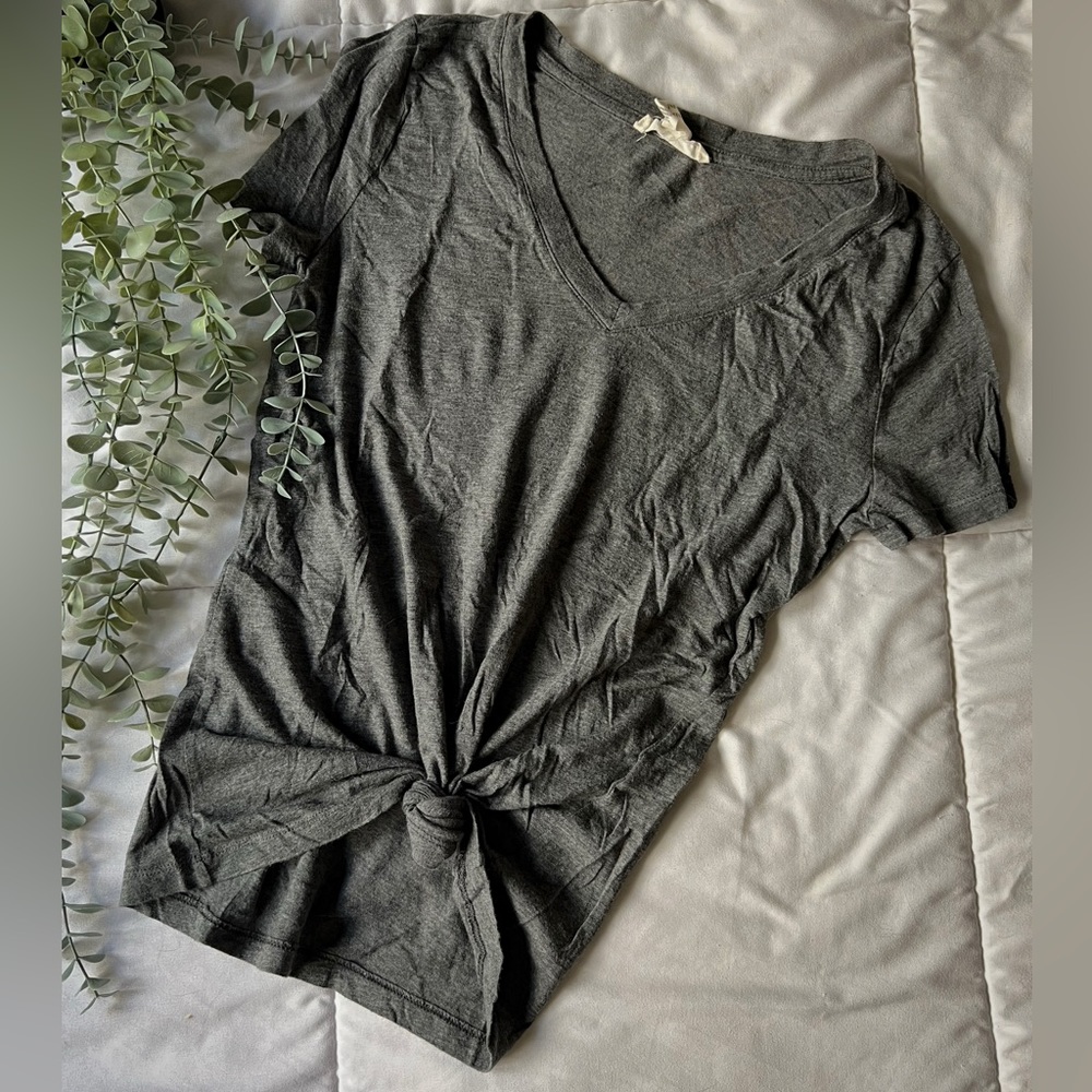 Forever 21 Basics Grey Tee
